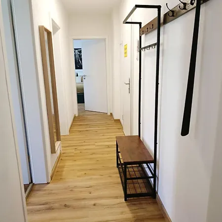 Apartment 13 Gruen Mit 2 *